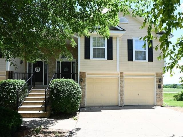 Townhouse for sale in Grain Valley, Missouri