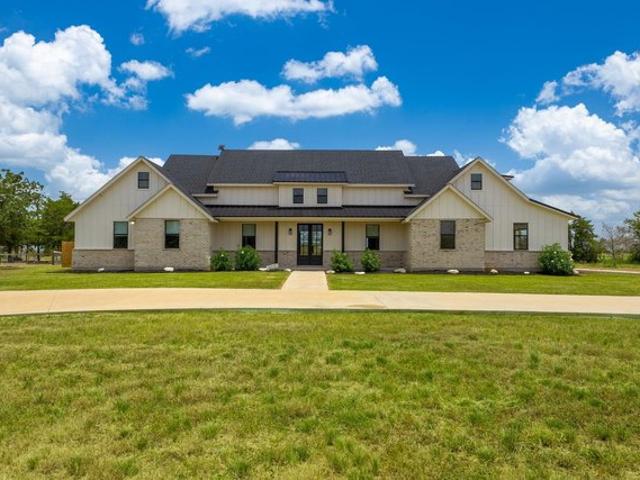 House for sale in Lexington, Texas