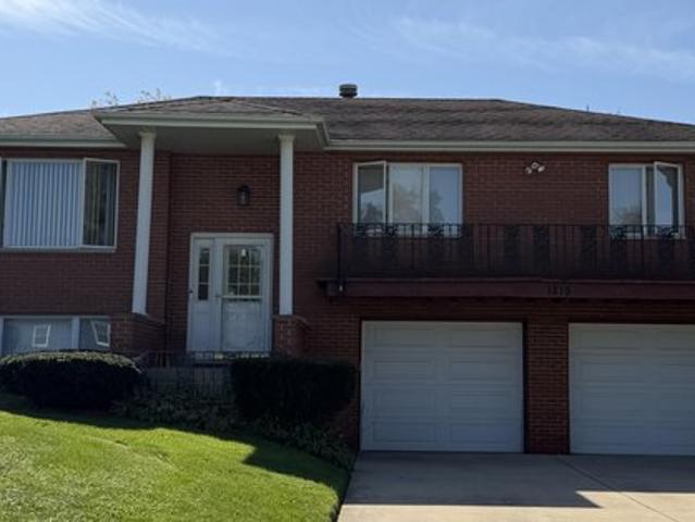 House for sale in Crown Point, Lake County