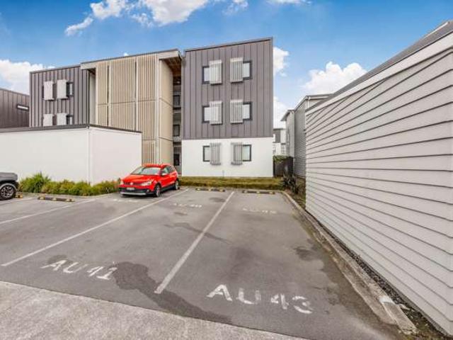 Apartment for sale in Paremoremo, Oroua County