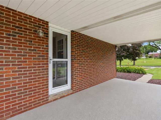 House for sale in Natrona Heights, Pennsylvania