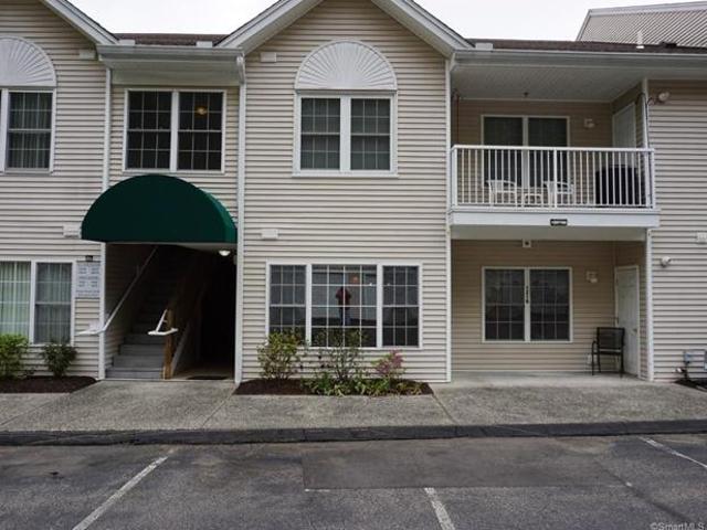 Condo for sale in Trumbull, Connecticut