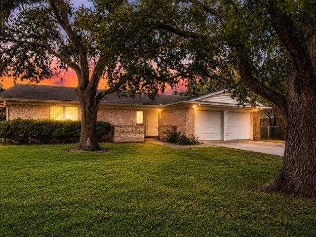 House for sale in Benbrook, Texas