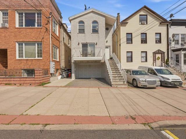 House for sale in Hudson, New Jersey