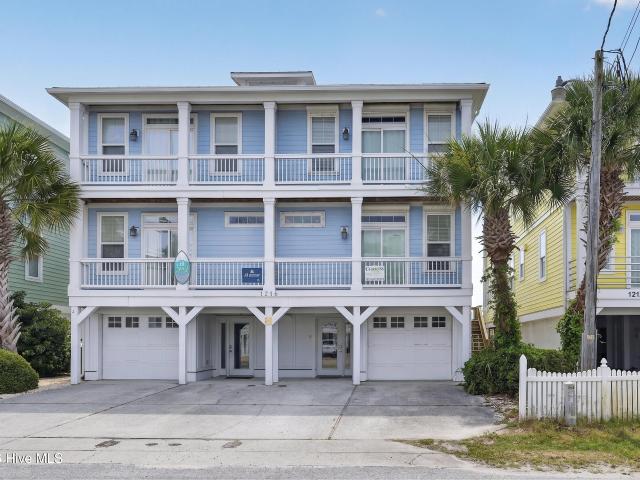 Townhouse for sale in Kure Beach, North Carolina