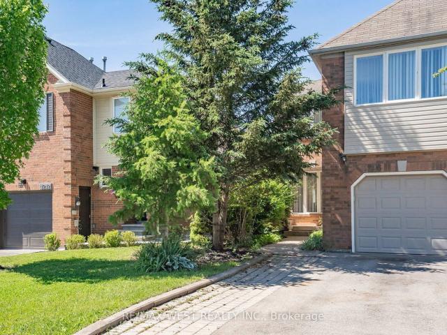 Townhouse for sale in Woburn, Ontario