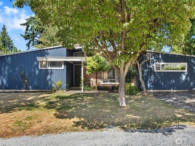 House for sale in Shoreline, Washington