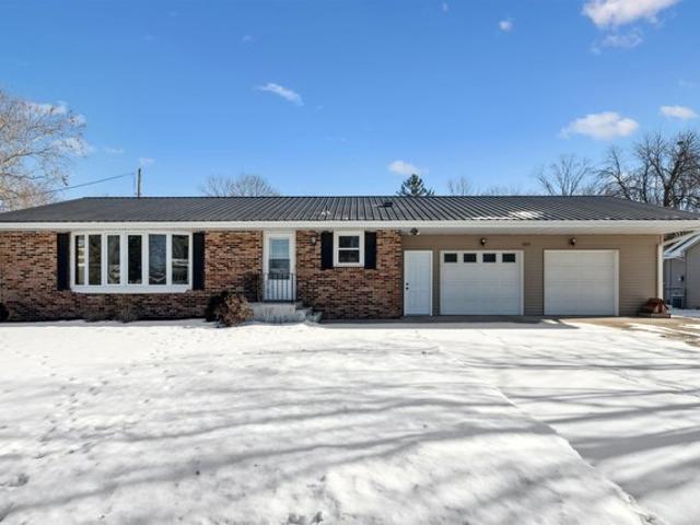House for sale in Manchester, Iowa