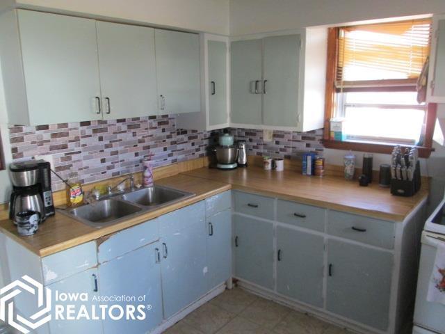 House for sale in Chariton, Iowa