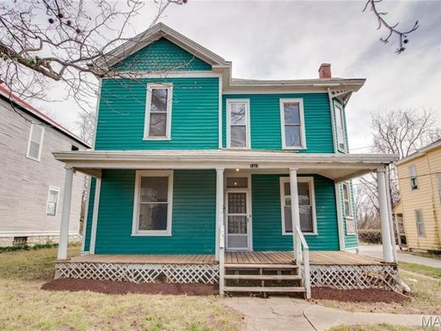 House for sale in Alton, Illinois