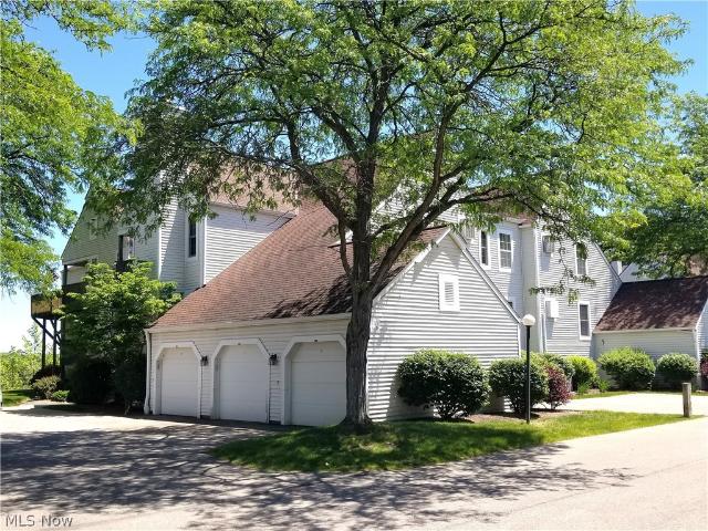 Condo for sale in Elyria, Ohio