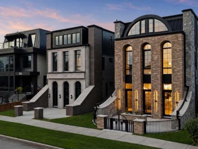 House for sale in Inglewood, Calgary
