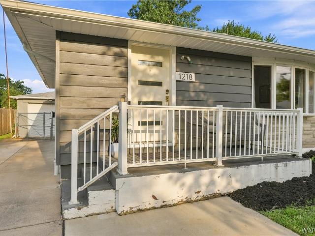 House for sale in Black Creek Village, City of Niagara Falls