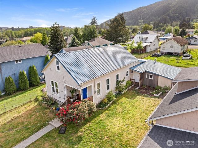 House for sale in Raymond, Washington