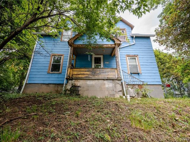 House for sale in Niagara, New York