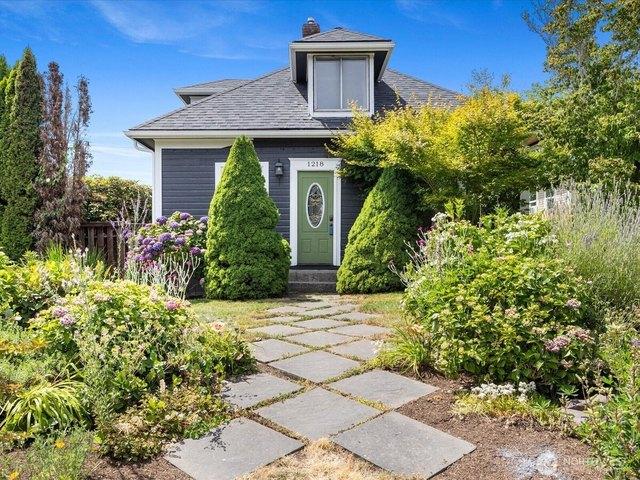 House for sale in Everett, Washington
