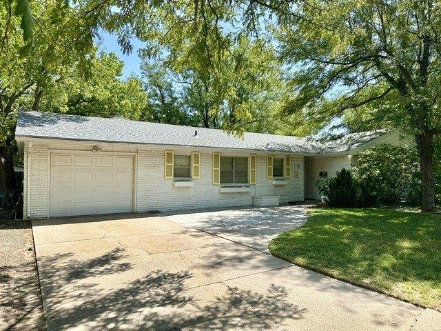 House for sale in Garden City, Finney County