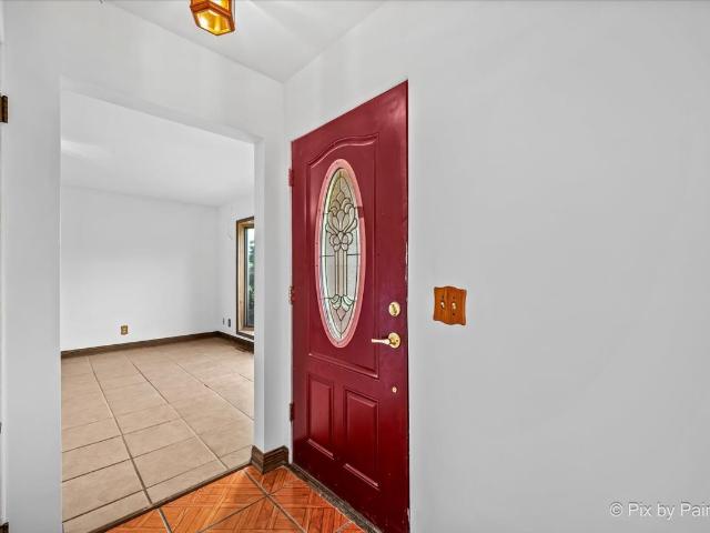 House for sale in Mchenry, Illinois