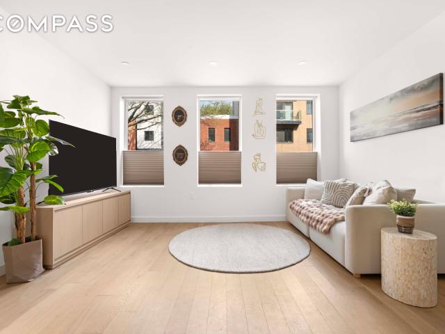 Condo for sale in Arverne, New York