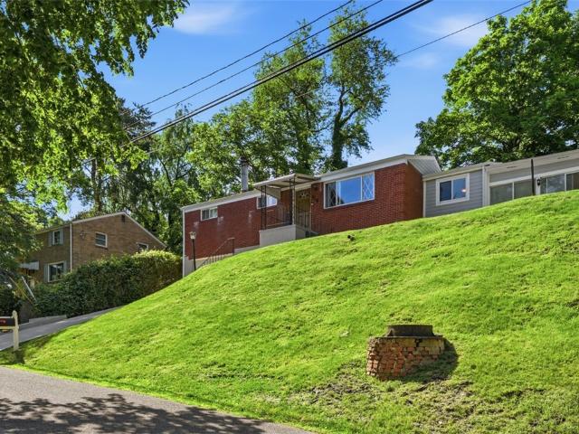 House for sale in Bridgeville, Pennsylvania
