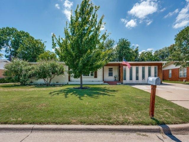 House for sale in Benbrook, Texas