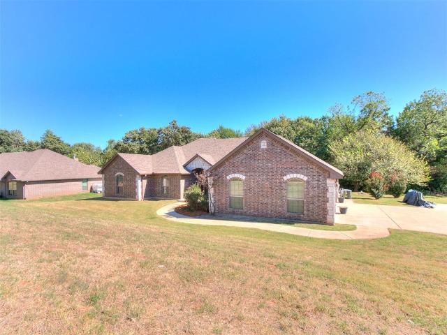 House for sale in Guthrie, Logan County