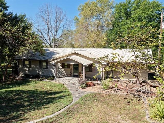 House for sale in Eufaula, McIntosh County