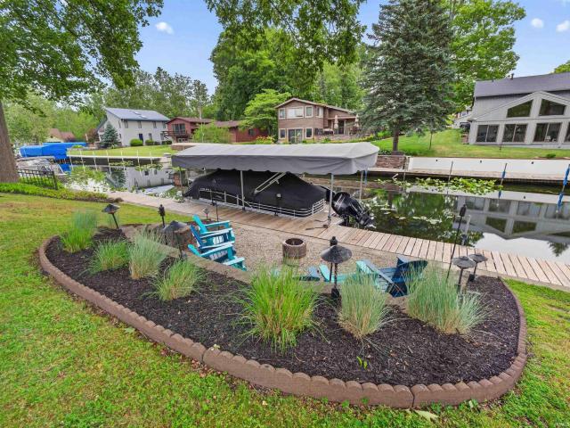 House for sale in Syracuse, Indiana
