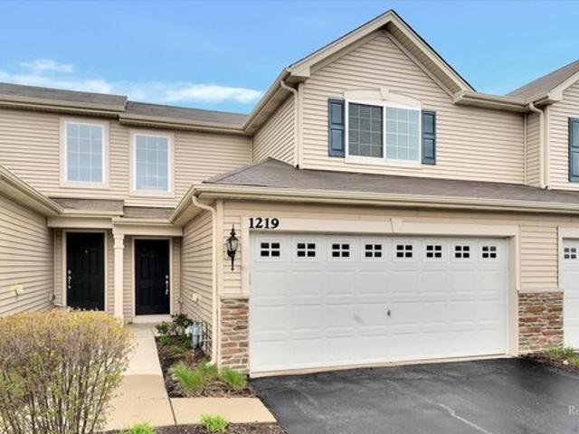 Townhouse for sale in Hampshire, Kane County