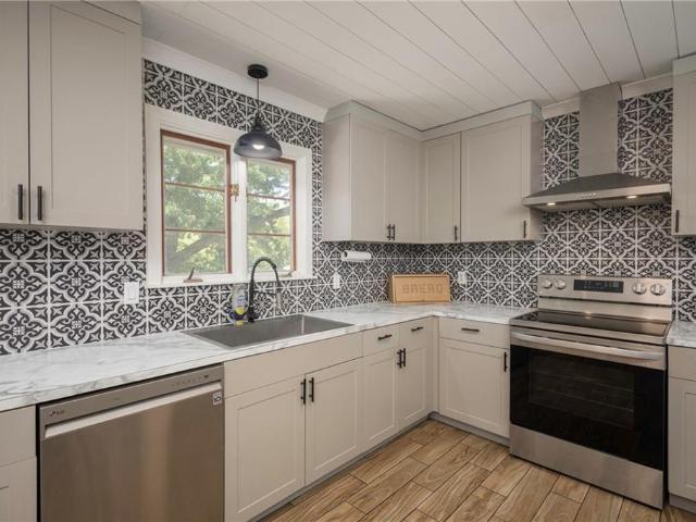 House for sale in Pleasant Hill