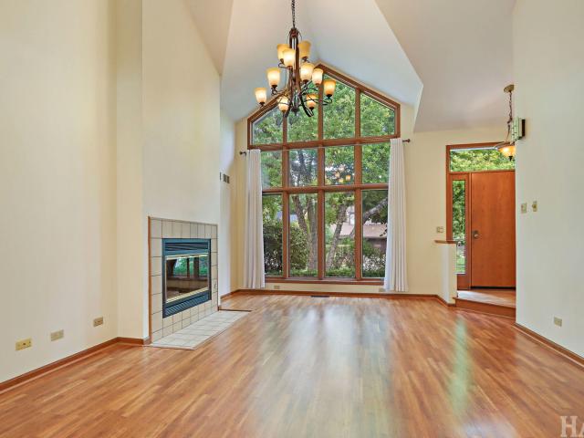 House for sale in Woodridge, Illinois