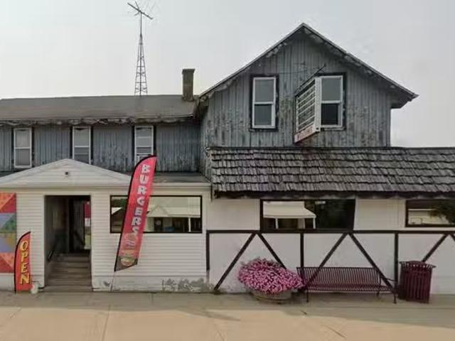 House for sale in Appleton