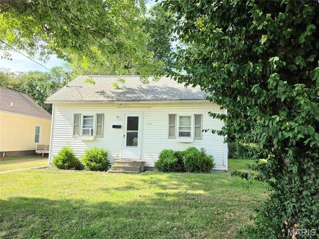 House for sale in Hillsboro, Illinois