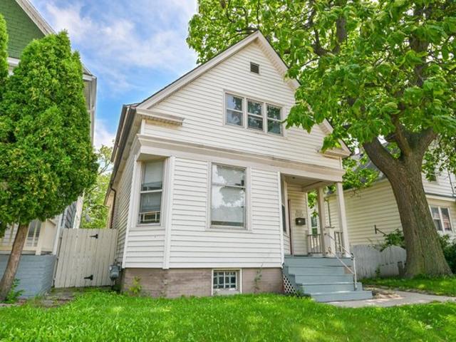 House for sale in Milwaukee, Wisconsin