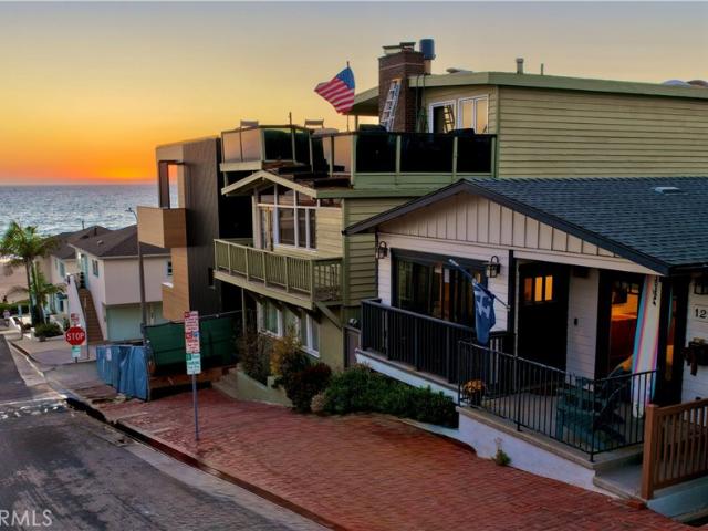 House for sale in Manhattan Beach, Los Angeles County