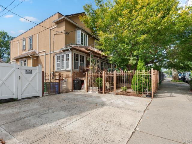 House for sale in Queens County, New York