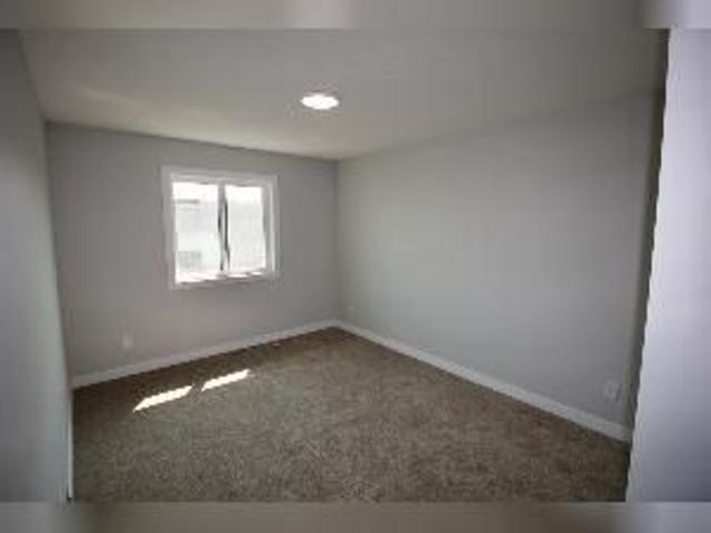 Townhouse for rent in Rolly View, Alberta