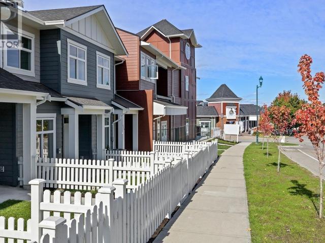 Townhouse for sale in Winfield, British Columbia