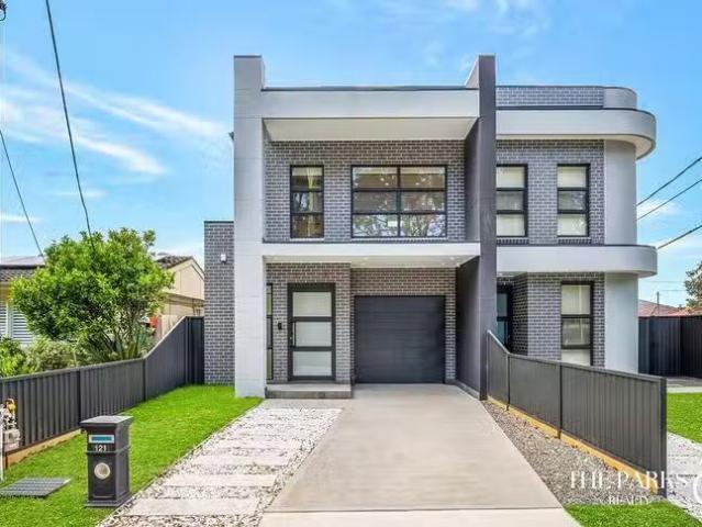 House for rent in Canley Heights, New South Wales
