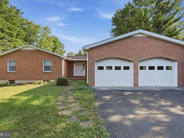 House for sale in Bunker Hill, West Virginia