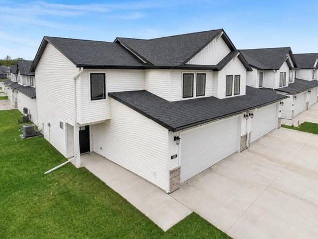 Townhouse for rent in Bondurant, Iowa