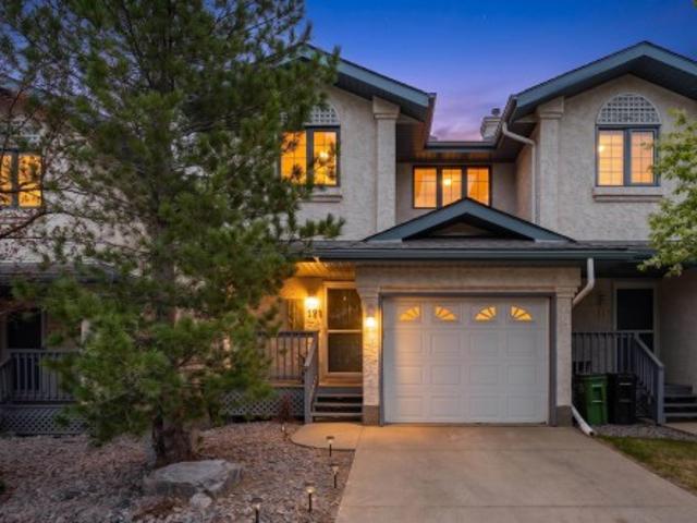 Townhouse for sale in Oak Hills, Edmonton
