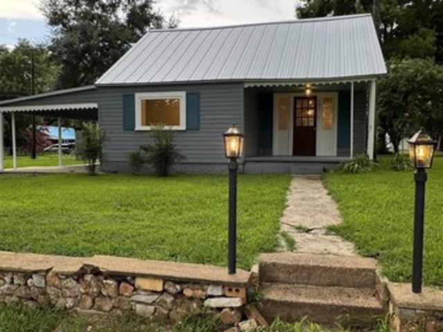 House for sale in Courtland, Alabama