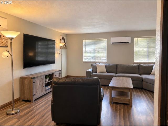 House for sale in Riddle, Douglas County