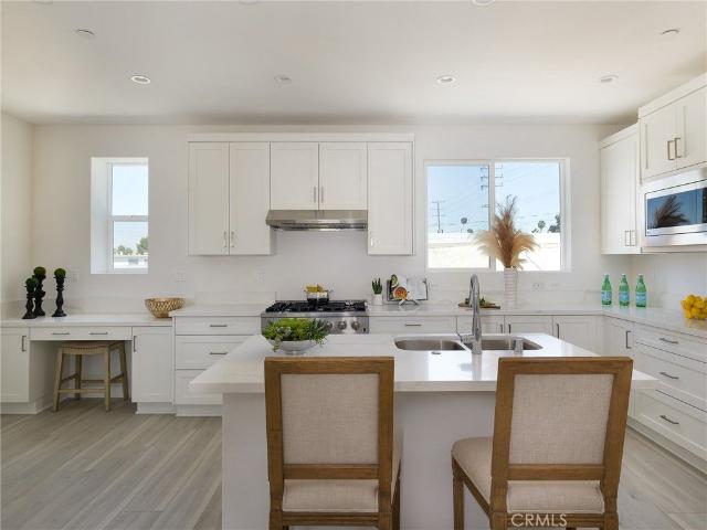 Townhouse for sale in Carson, California