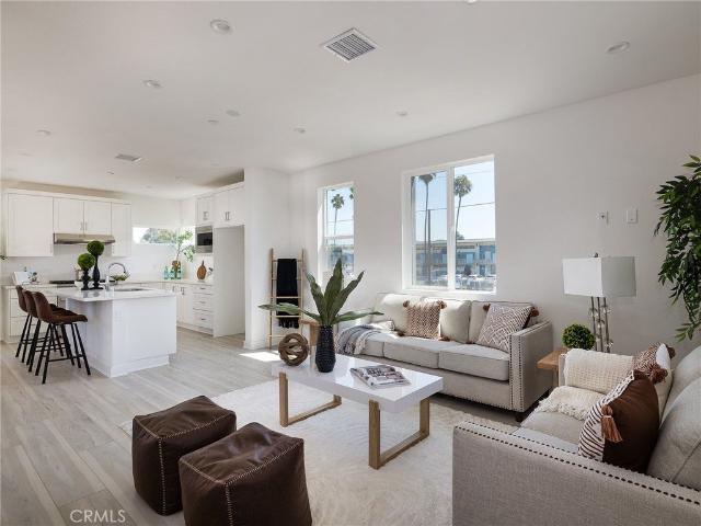 Townhouse for sale in Carson, California