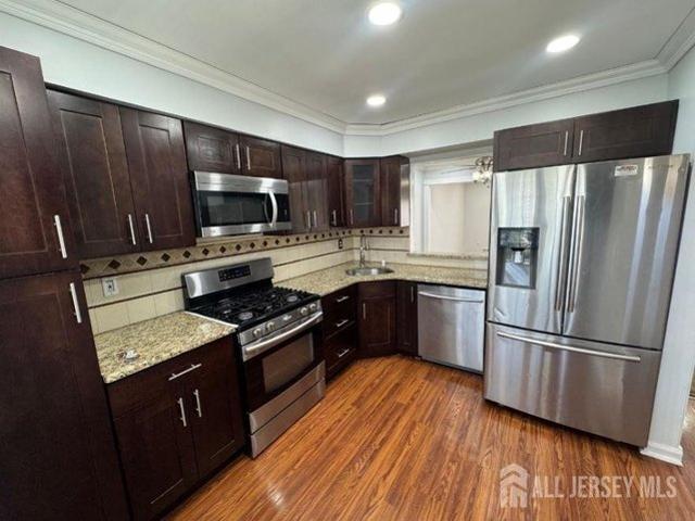 Townhouse for sale in Edison, New Jersey