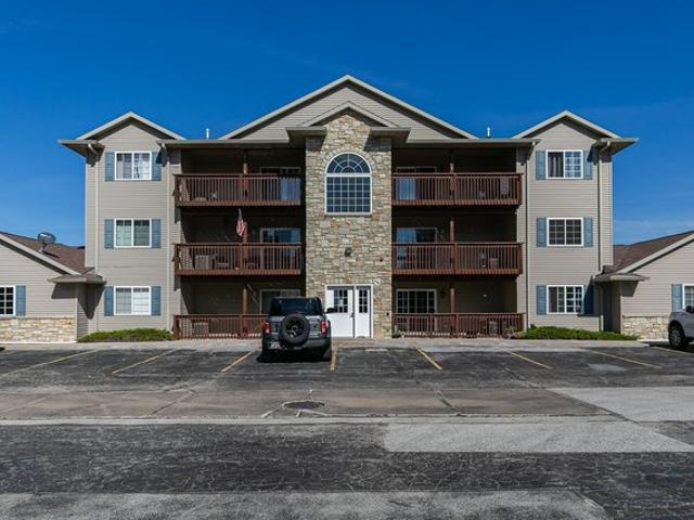Condo for sale in Eldridge, Scott County