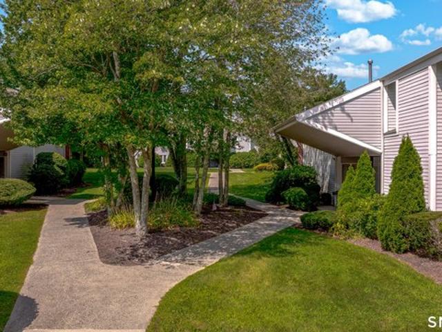 Condo for sale in Branford, Connecticut