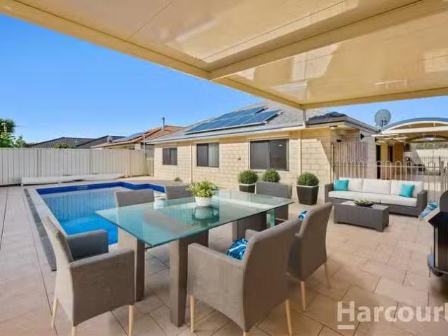 House for rent in Secret Harbour